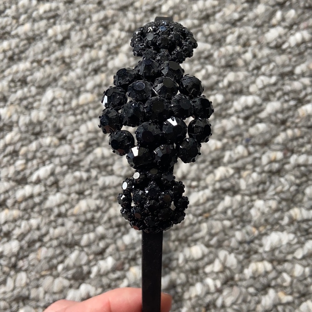 Black headband with geo beads